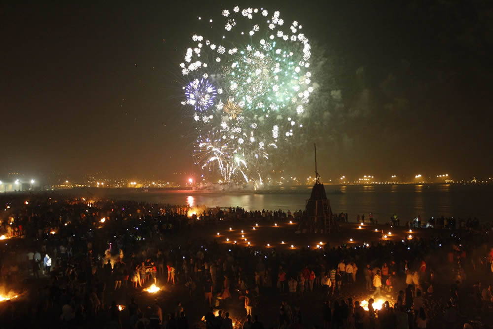 Fuegos y hogueras por San Xuan