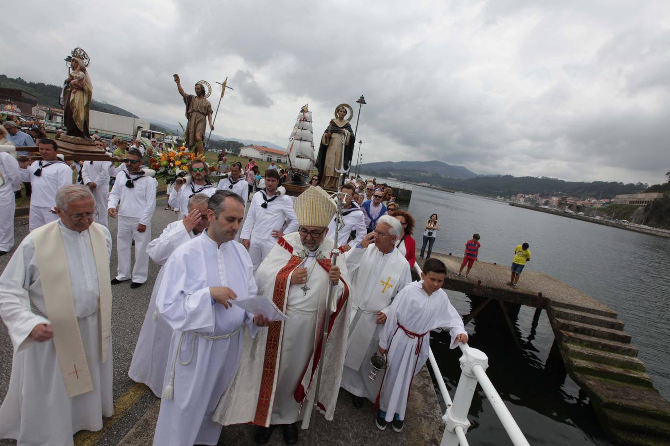 Procesión marinera en San Juan de la Arena