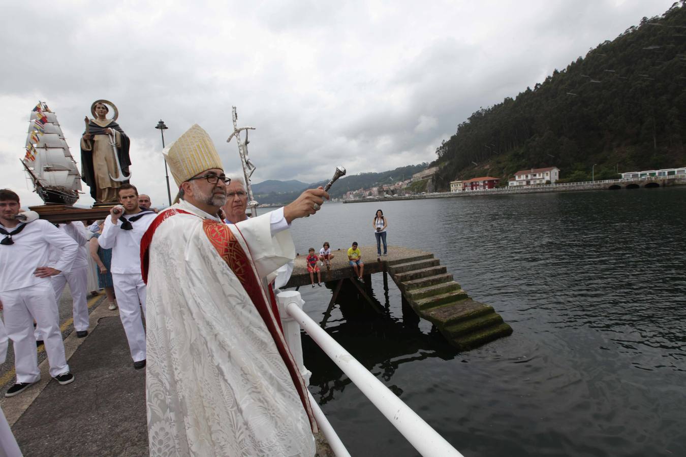 Procesión marinera en San Juan de la Arena