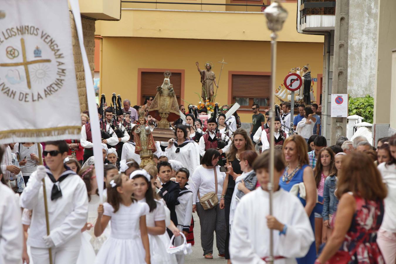 Procesión marinera en San Juan de la Arena