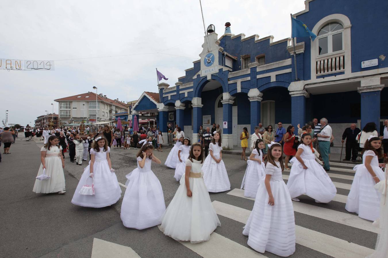 Procesión marinera en San Juan de la Arena