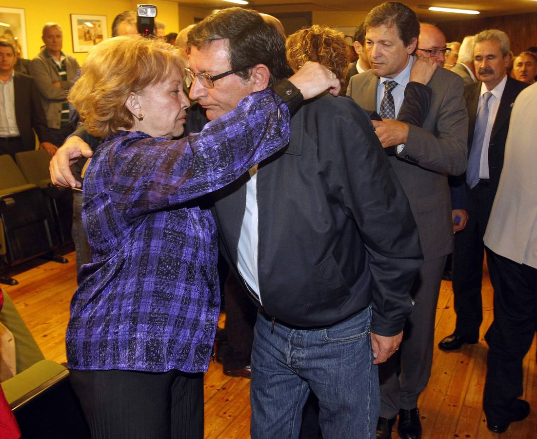 Multitudinaria despedida a Manuel Fernández &#039;Lito&#039;
