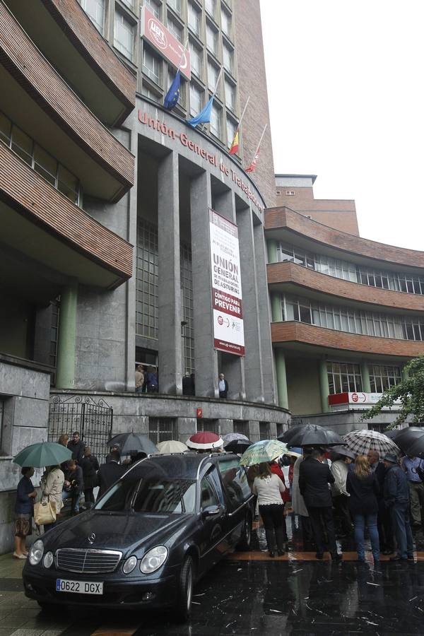 Multitudinaria despedida a Manuel Fernández &#039;Lito&#039;
