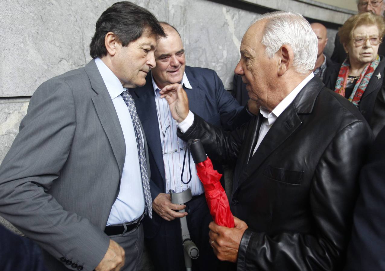 Multitudinaria despedida a Manuel Fernández &#039;Lito&#039;
