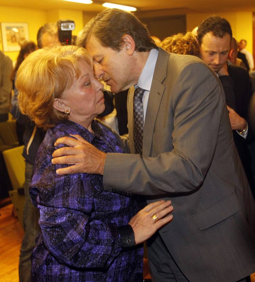 Multitudinaria despedida a Manuel Fernández &#039;Lito&#039;