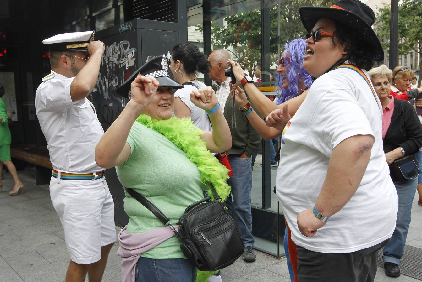 &#039;Orgullín&#039; gay por las calles de Gijón