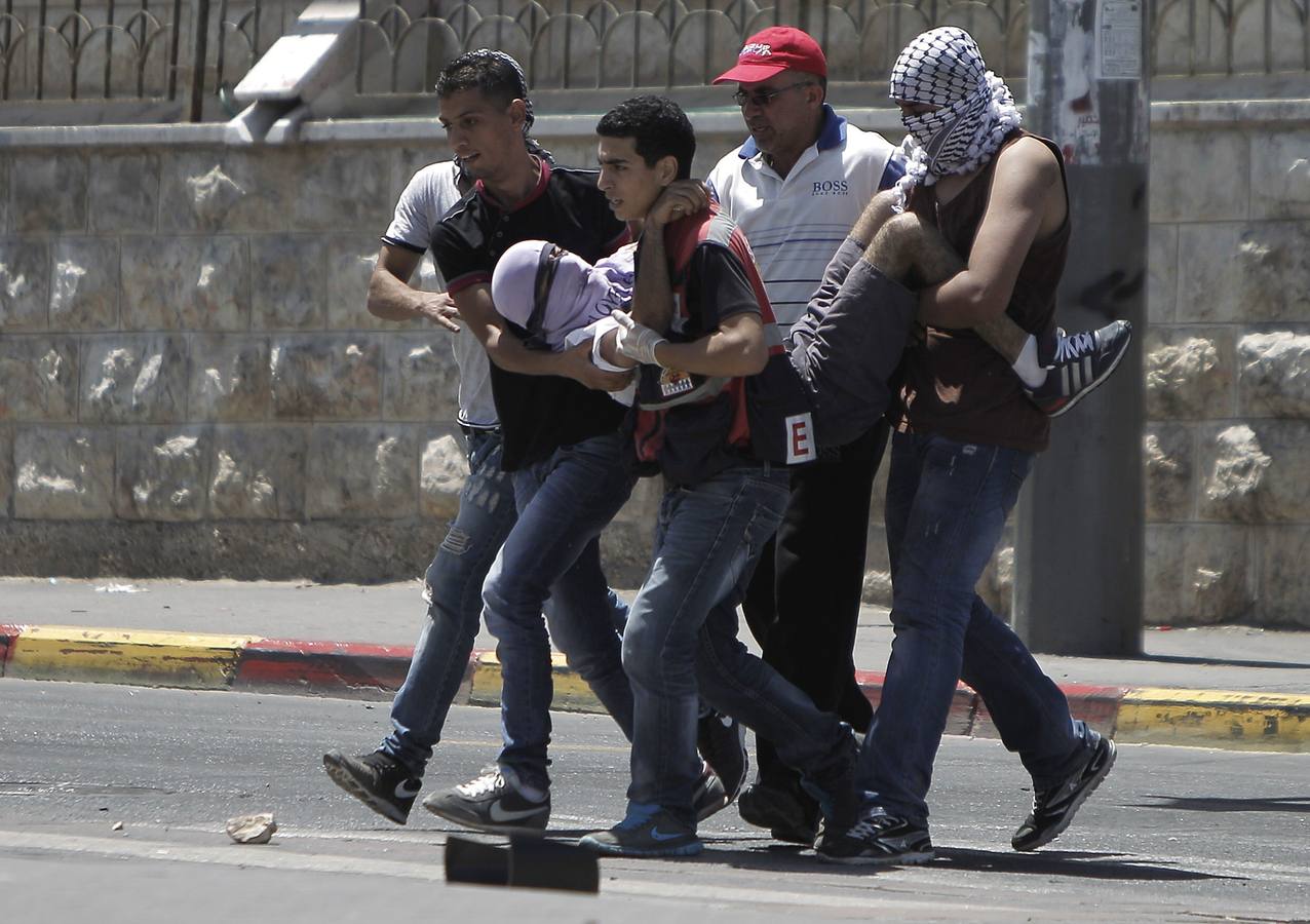 Batalla callejera entre israelíes y palestinos