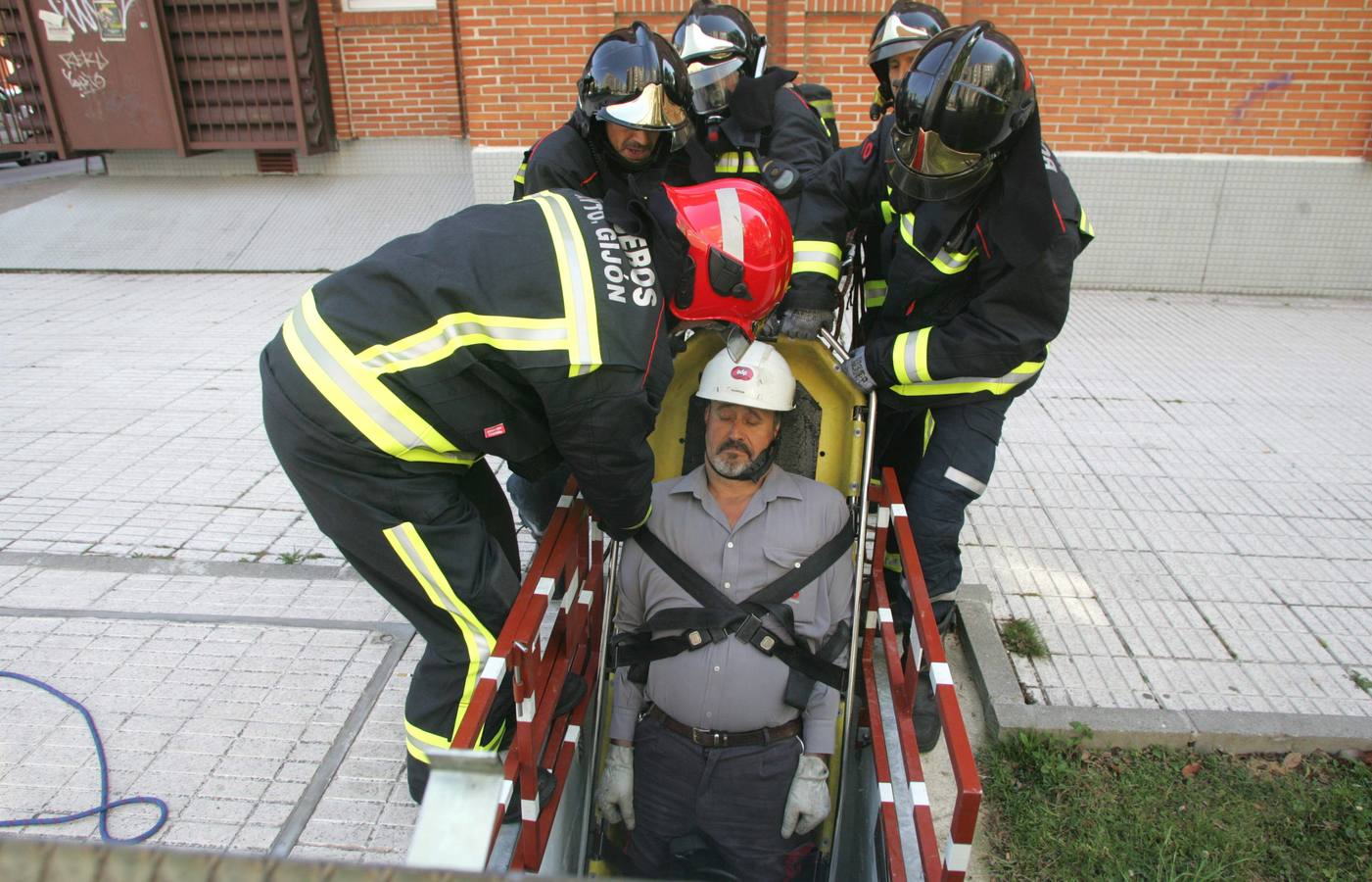 Simulacro de los bomberos en Gijón