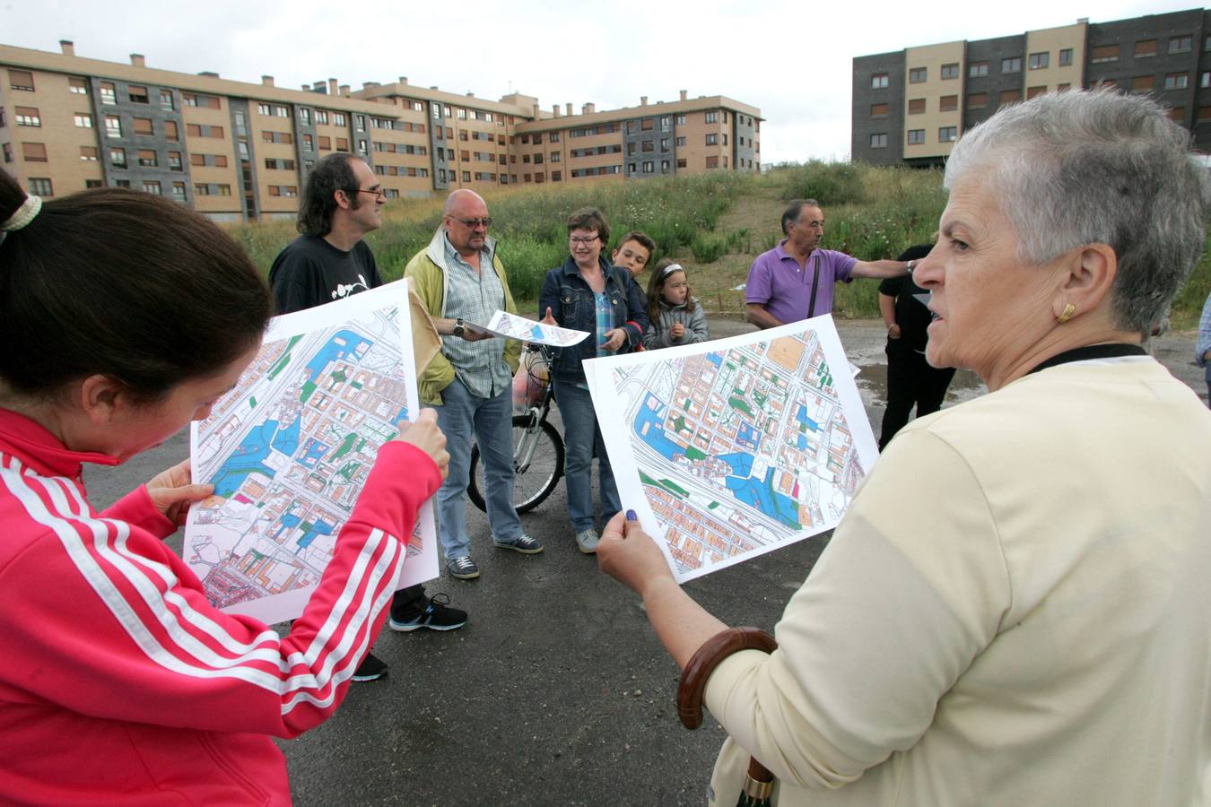 Vecinos de Gijón, en pie de guerra contra los solares abandonados