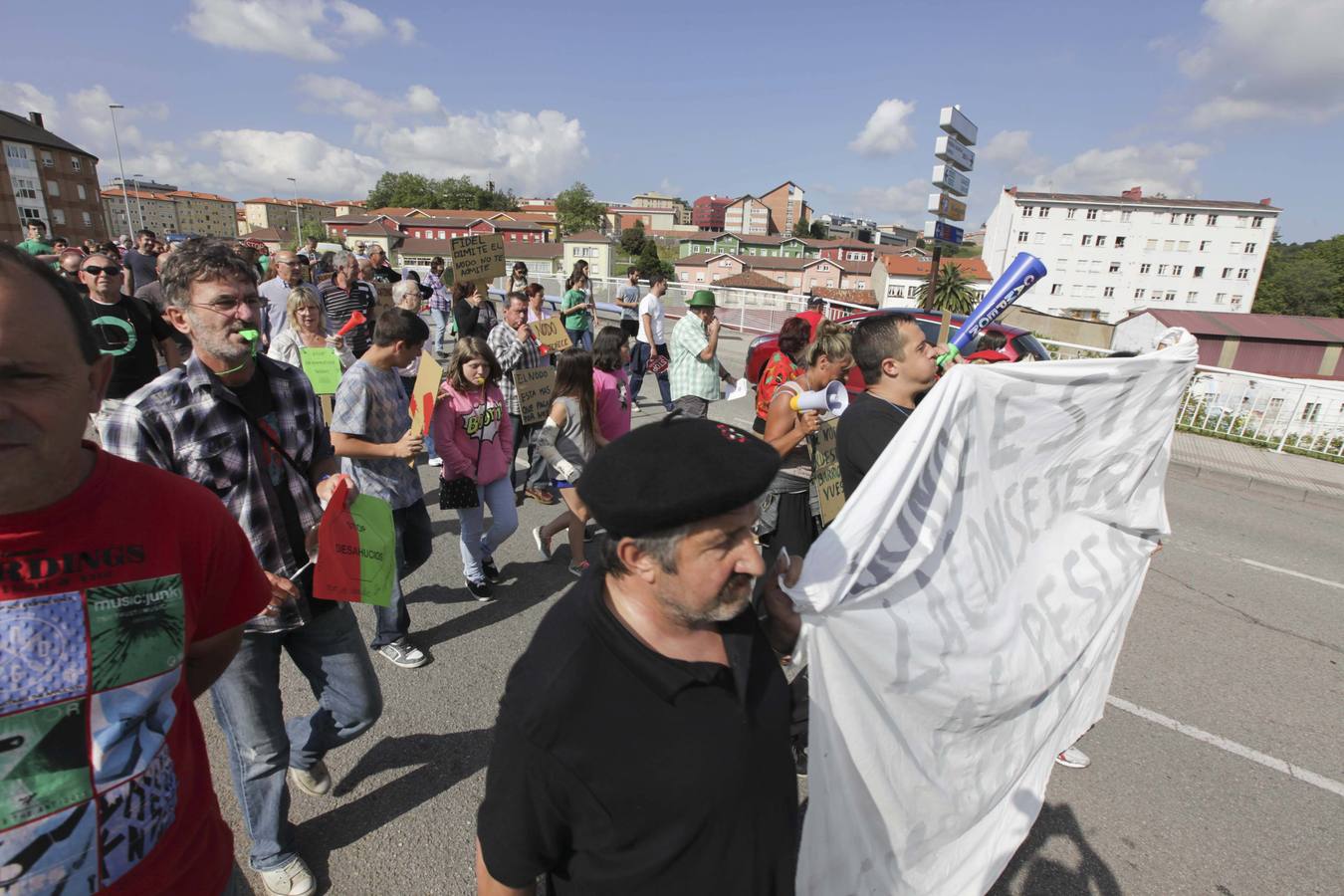La manifestación de los vecinos de El Nodo, en imágenes