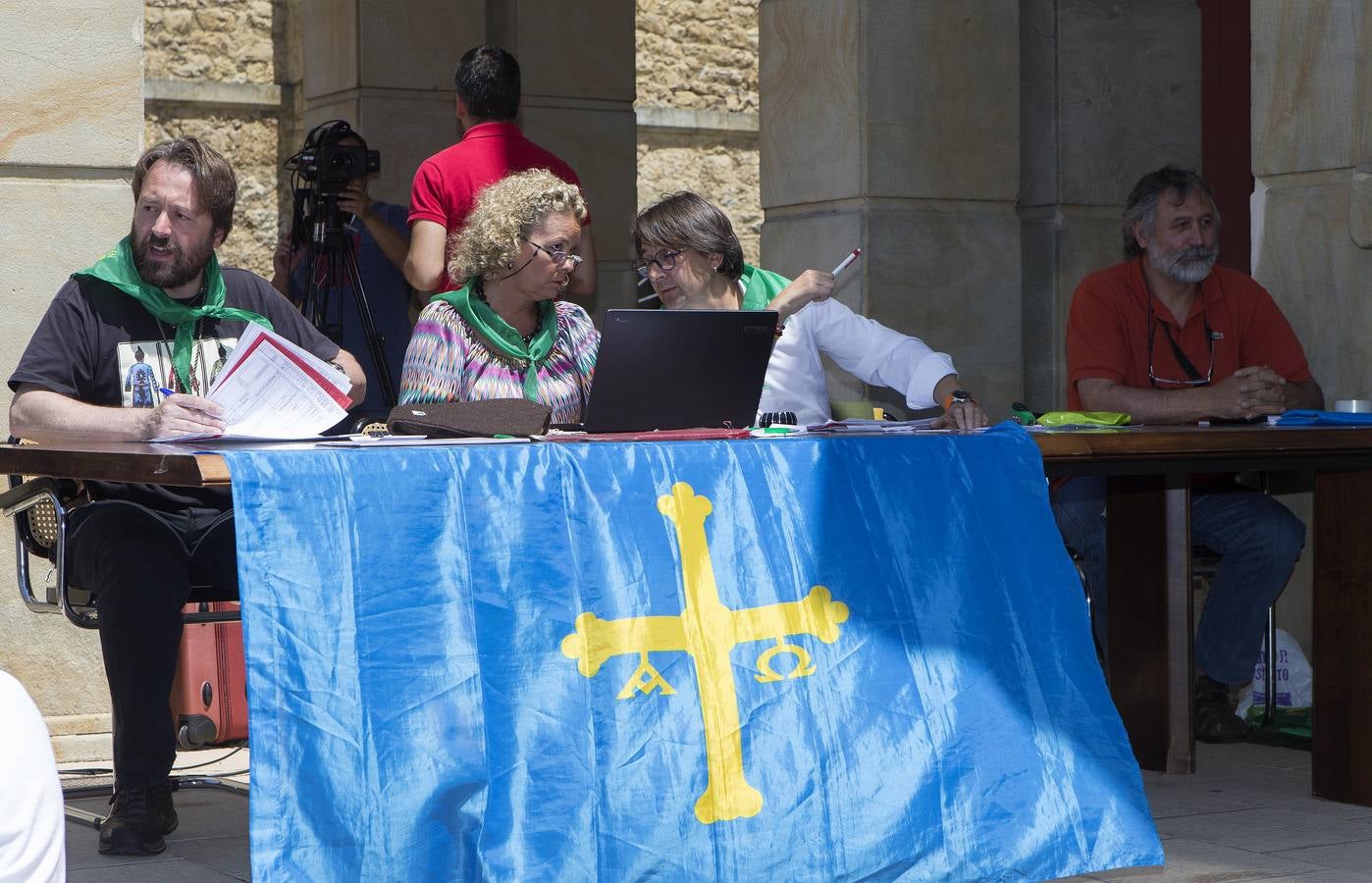 El viento en contra en el XXVII Campeonato de Escanciadores de Asturias en Nava