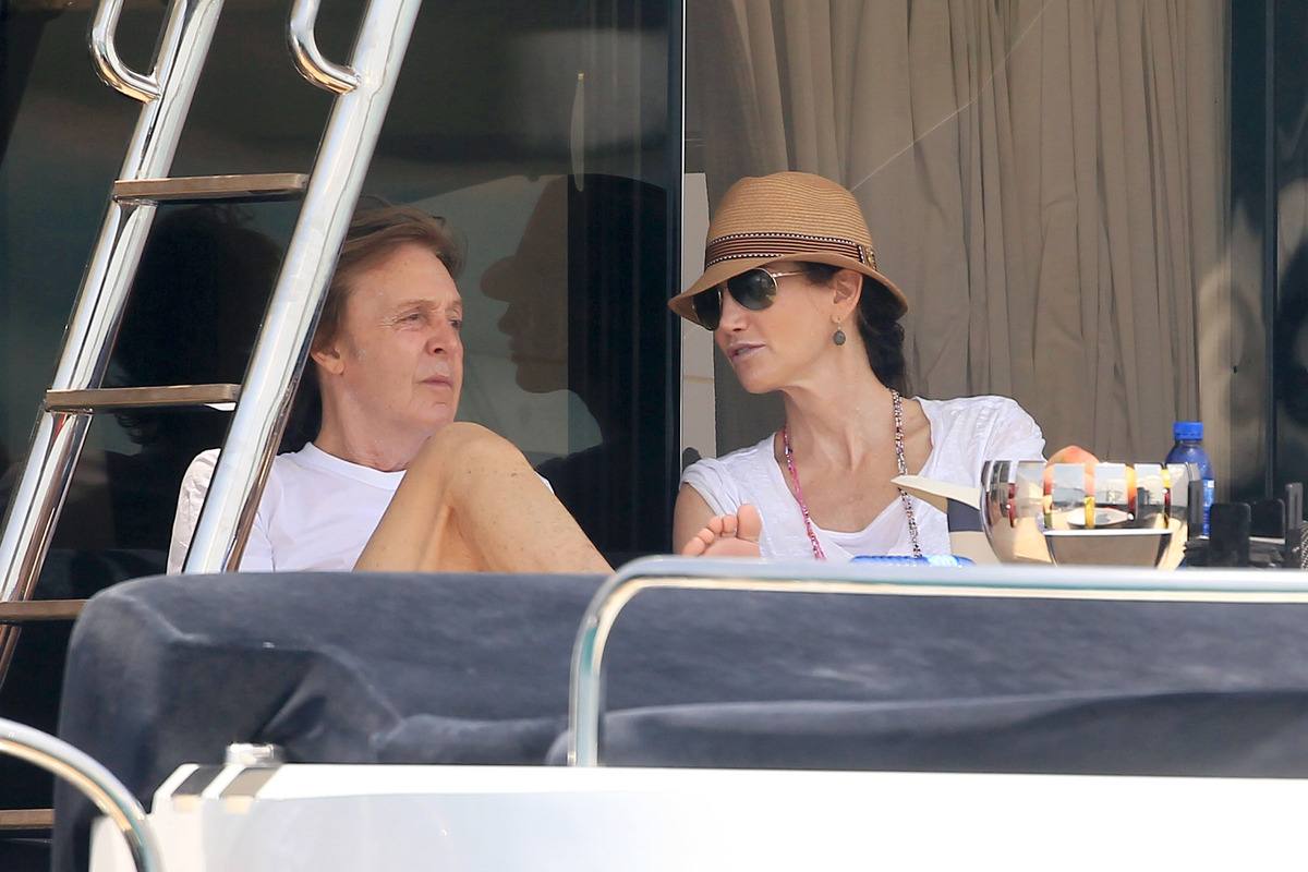 Paul McCartney y su mujer Nancy Shevell también pasan sus vacaciones en Ibiza