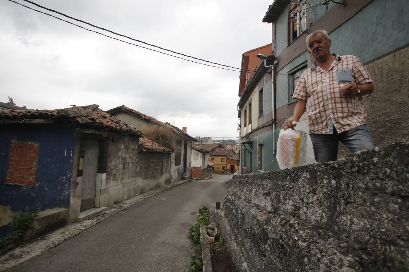 Así se encuentra el barrio de El Puente, en Langreo