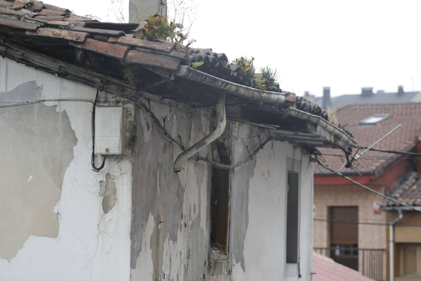 Así se encuentra el barrio de El Puente, en Langreo
