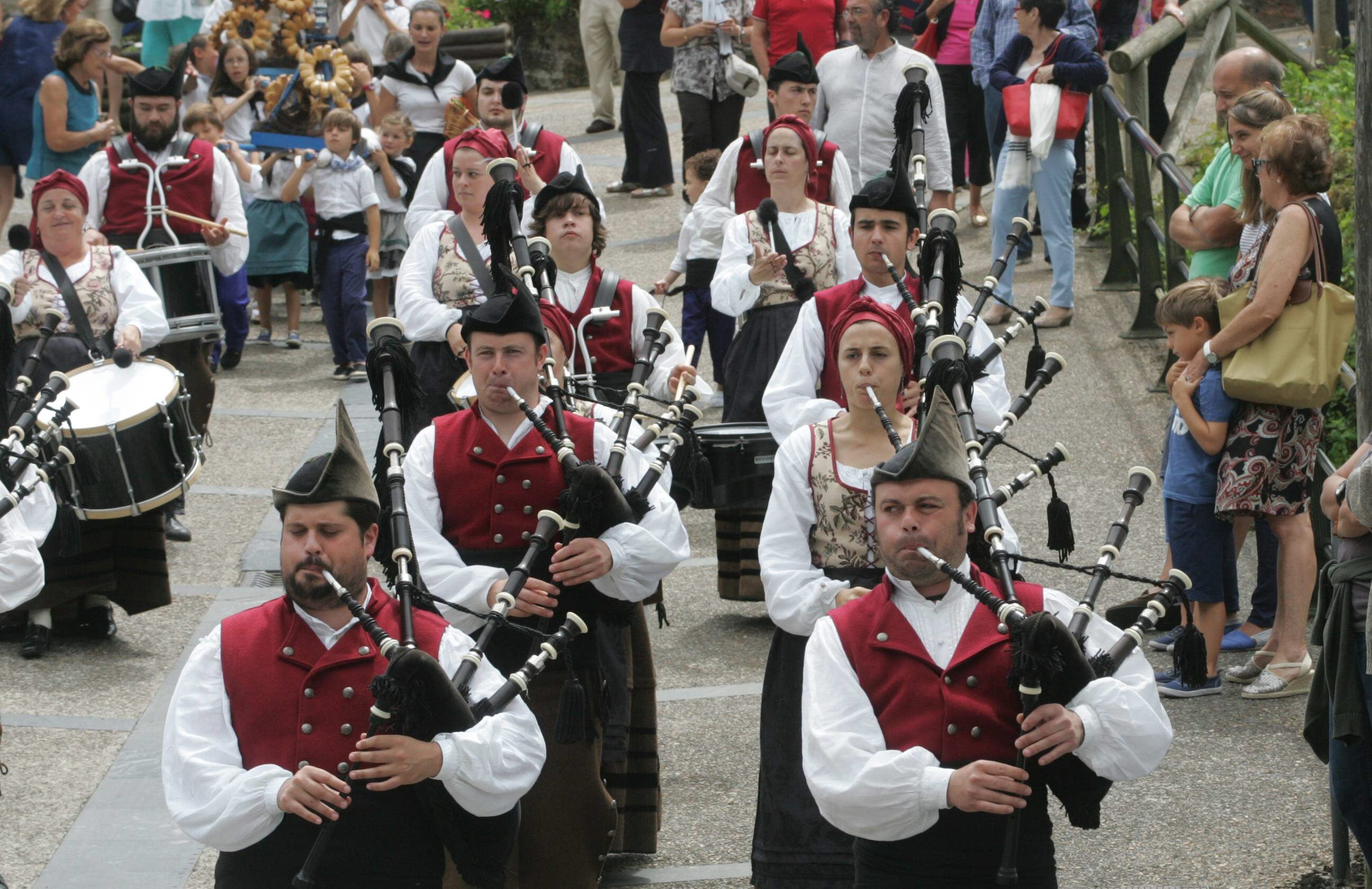 Tazones celebra las fiestas del Carmen