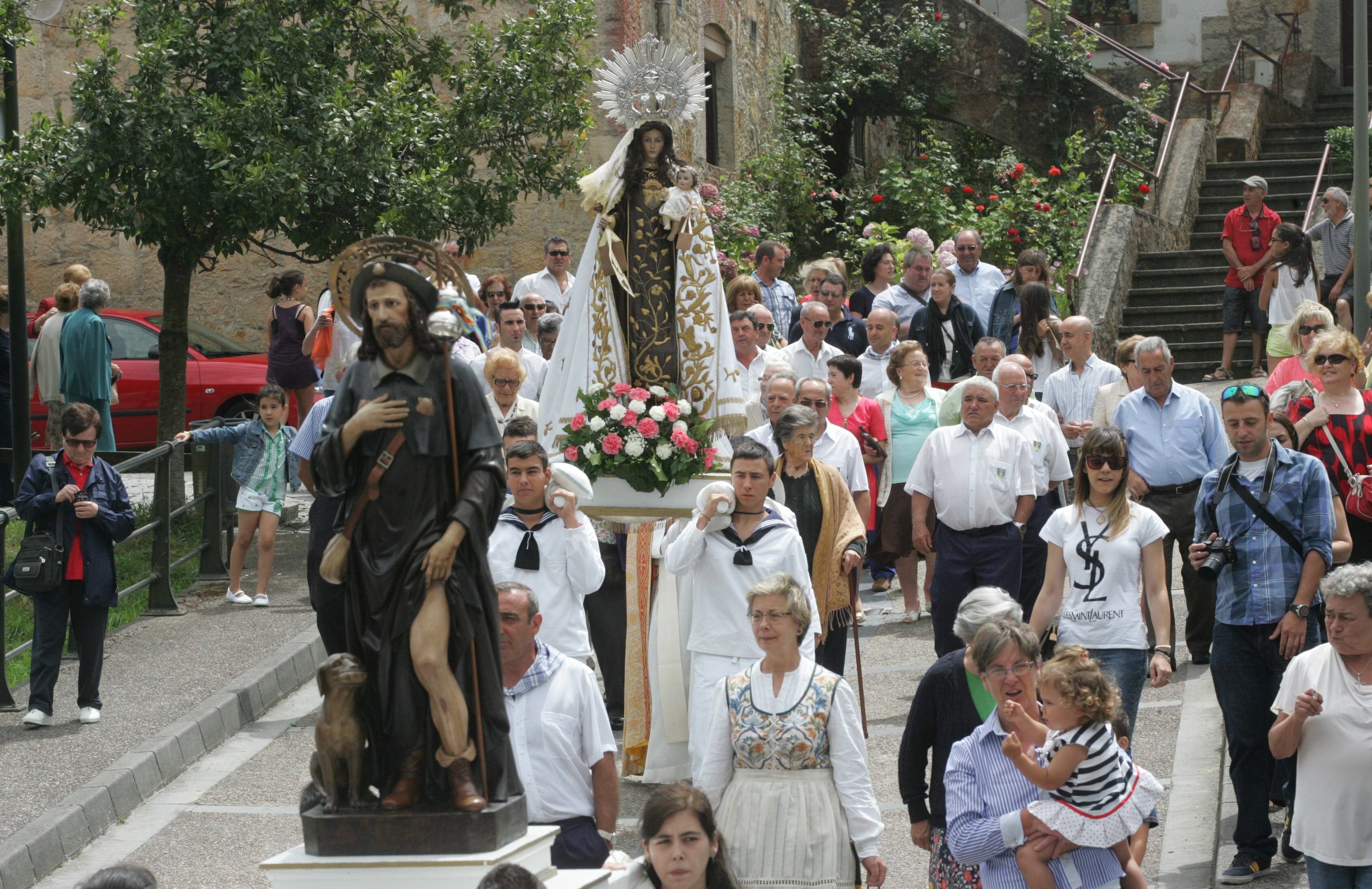 Tazones celebra las fiestas del Carmen