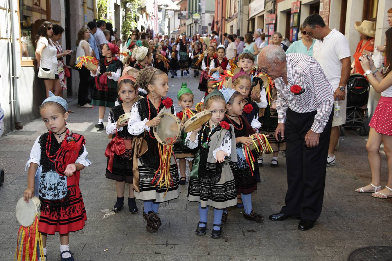 Llanes celebra el día grande de las fiestas de la Magdalena