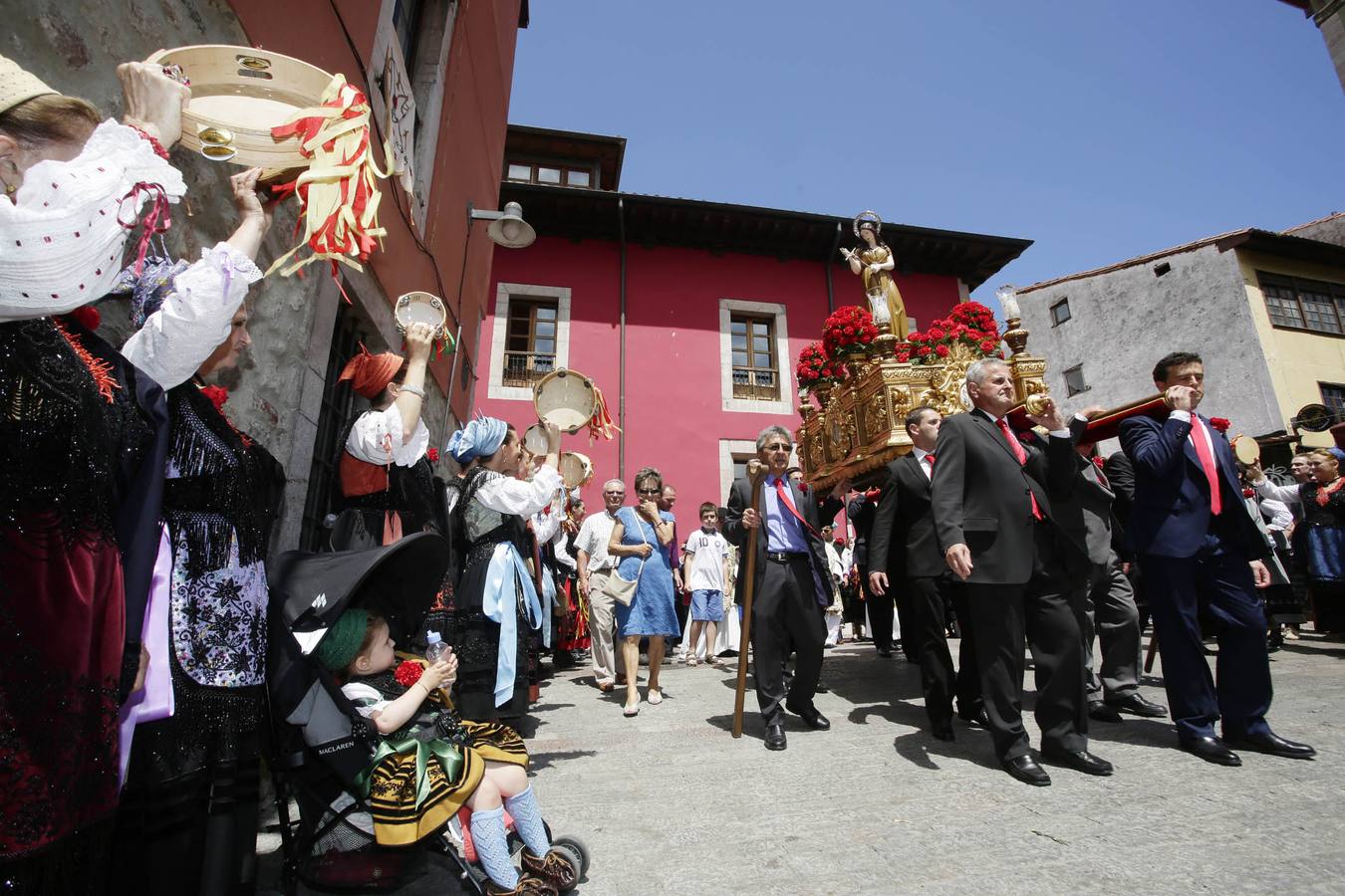 Llanes celebra el día grande de las fiestas de la Magdalena