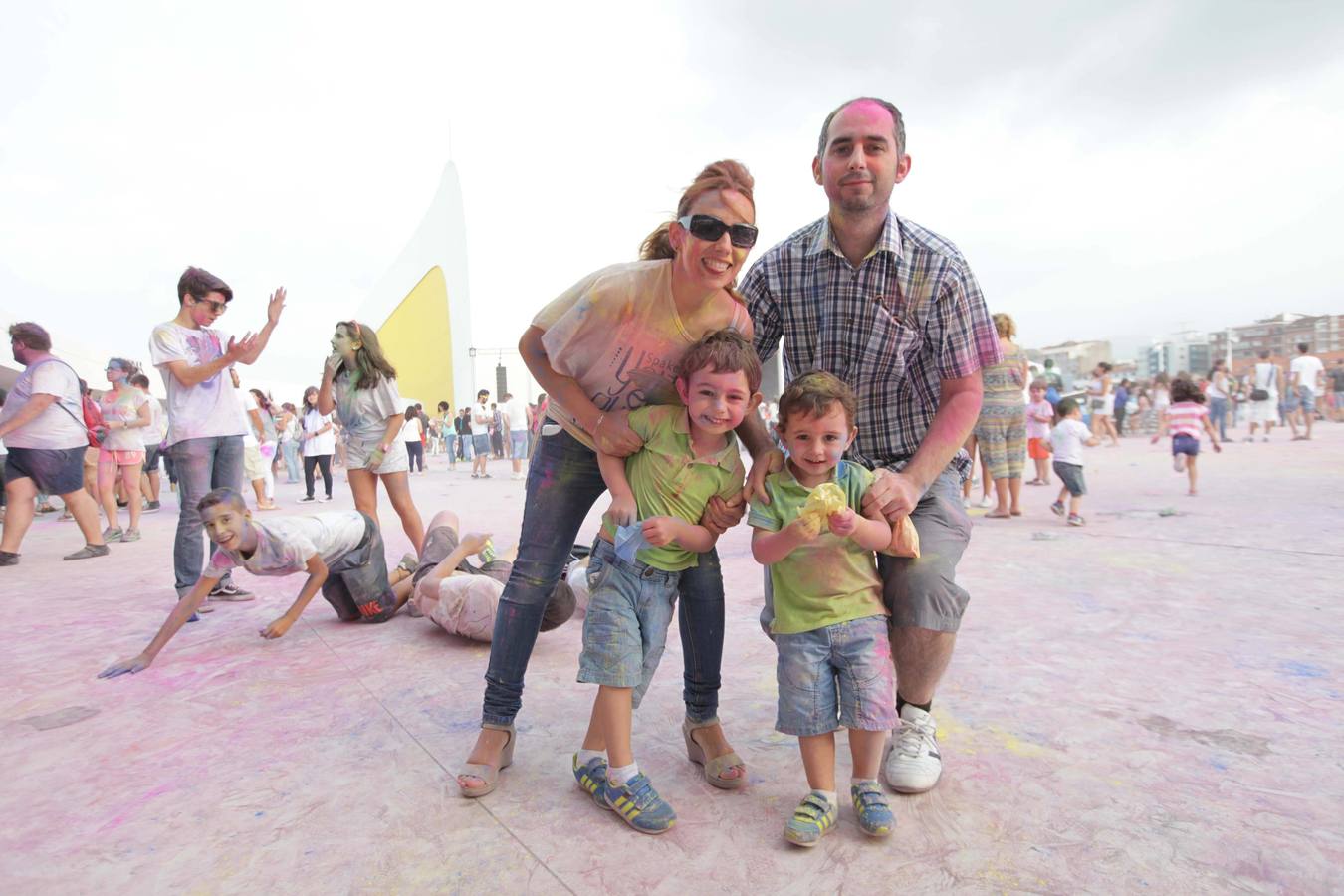 Las mejores fotos de la Holi party en Avilés