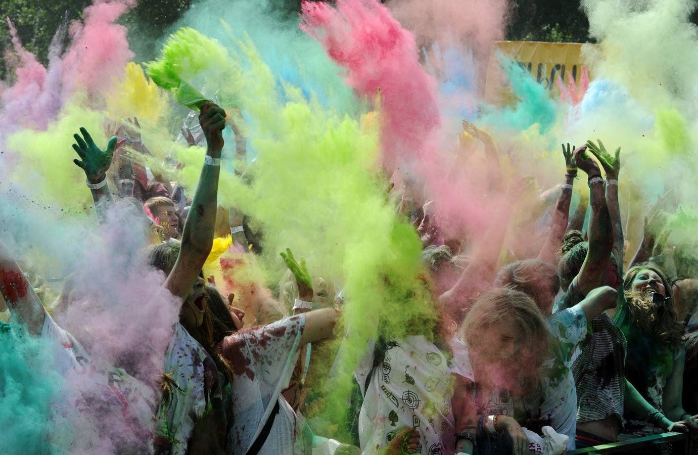 Las mejores fotos de la Holi party en Avilés