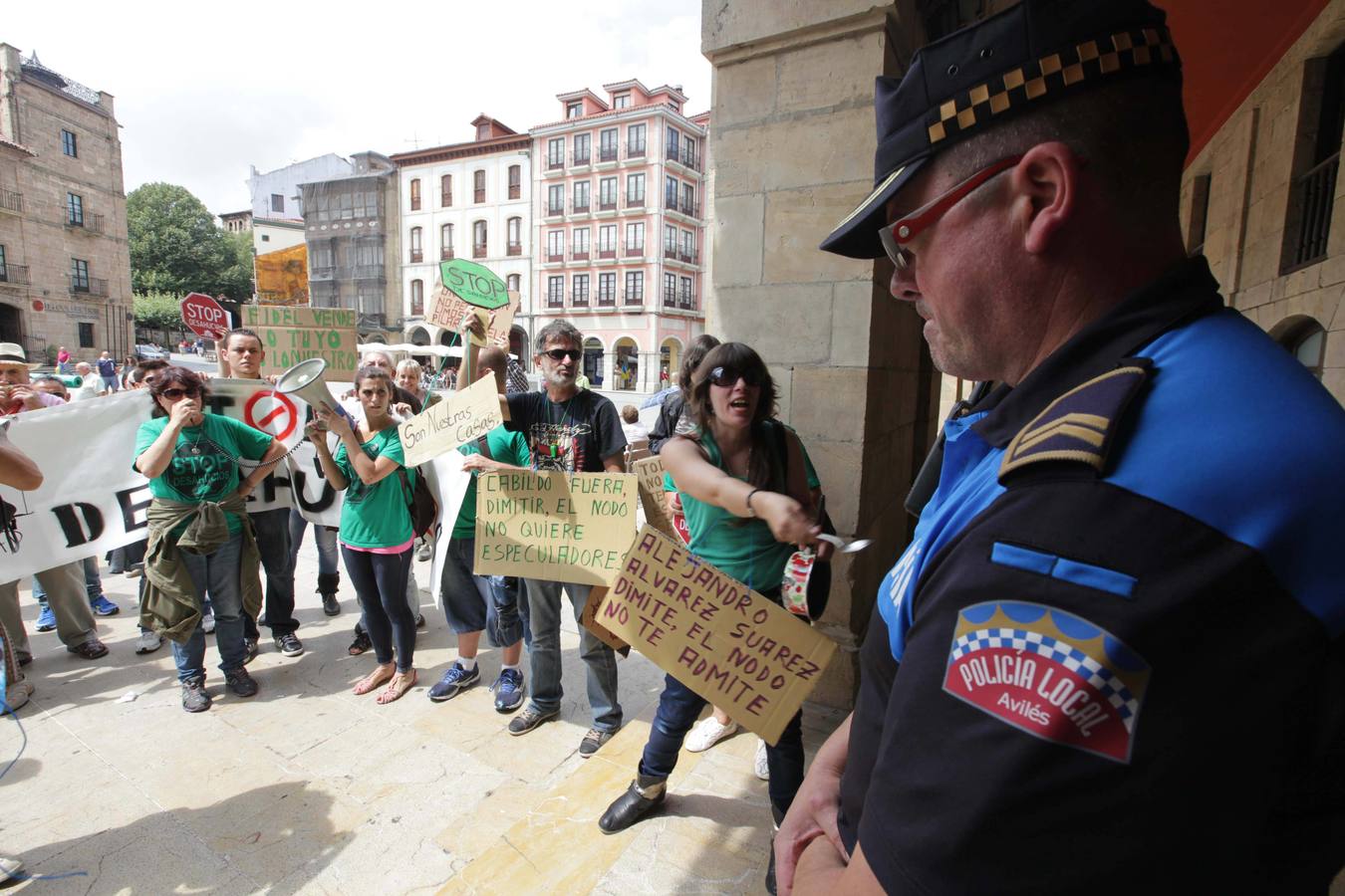 Vecinos del Nodo protestan en el Ayuntamiento