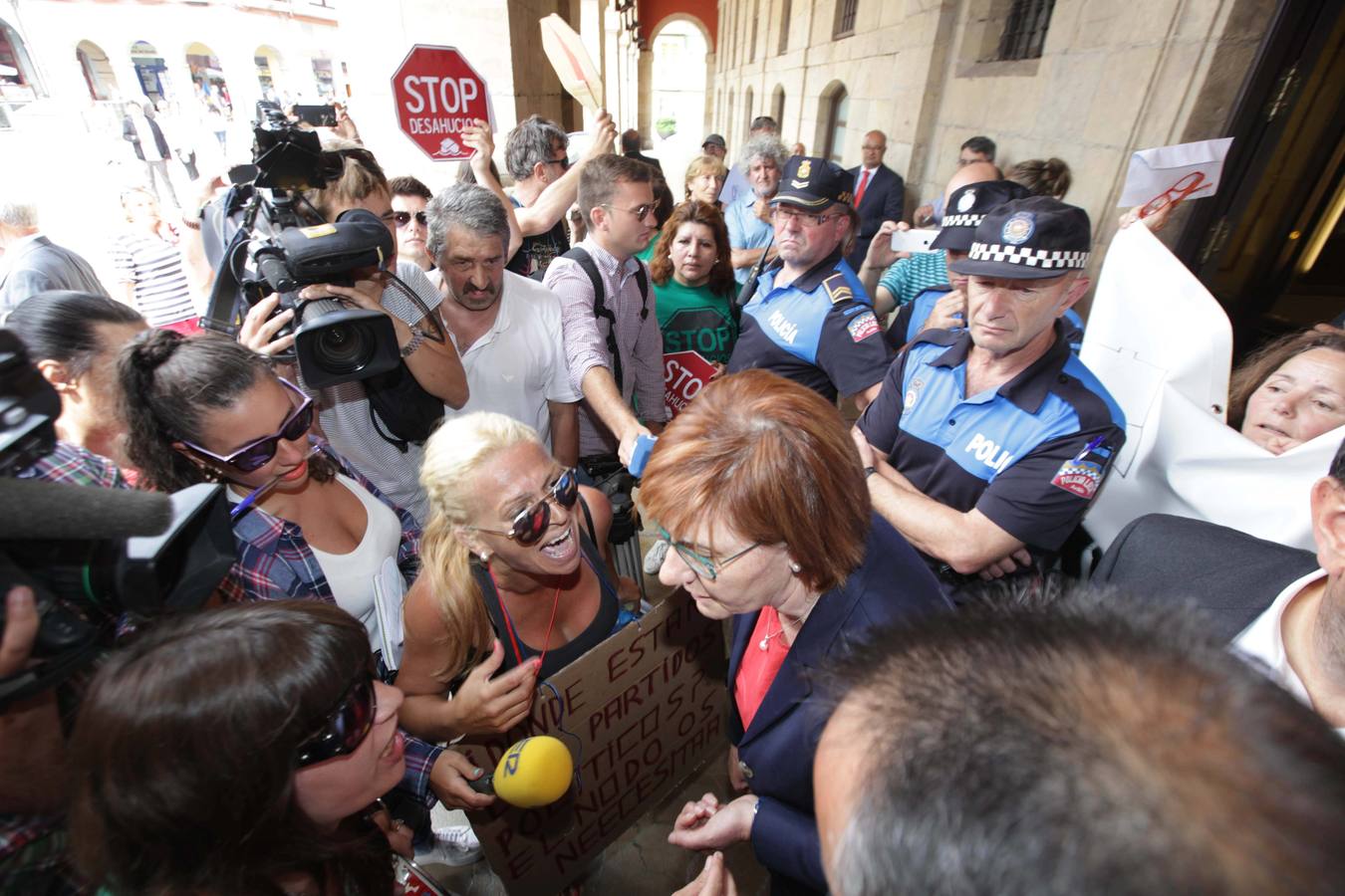 Vecinos del Nodo protestan en el Ayuntamiento