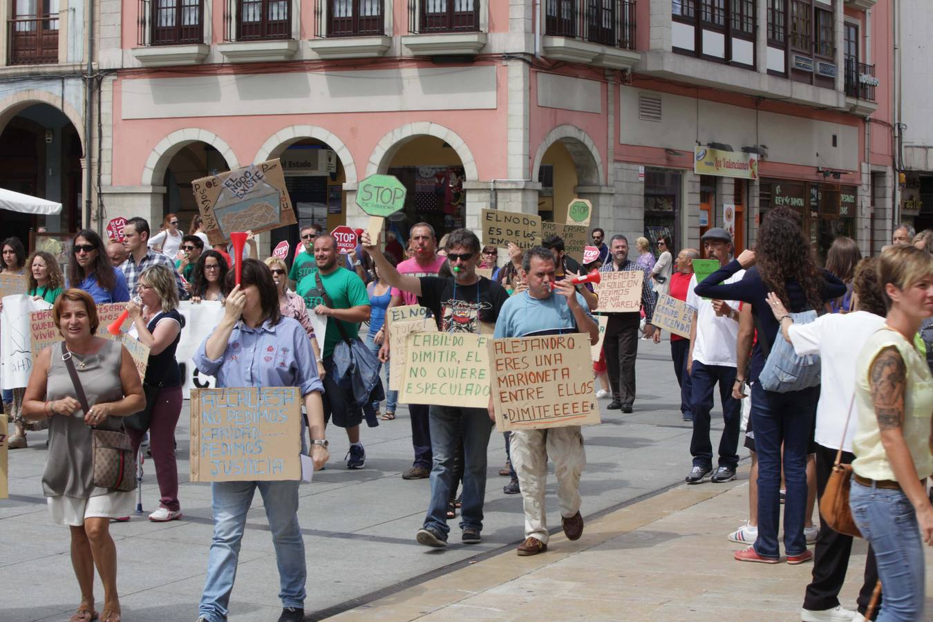 Vecinos del Nodo protestan en el Ayuntamiento