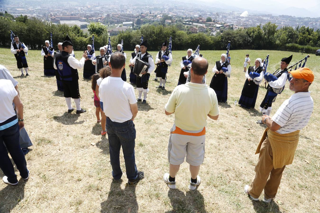 Santa María se rinde al Apóstol