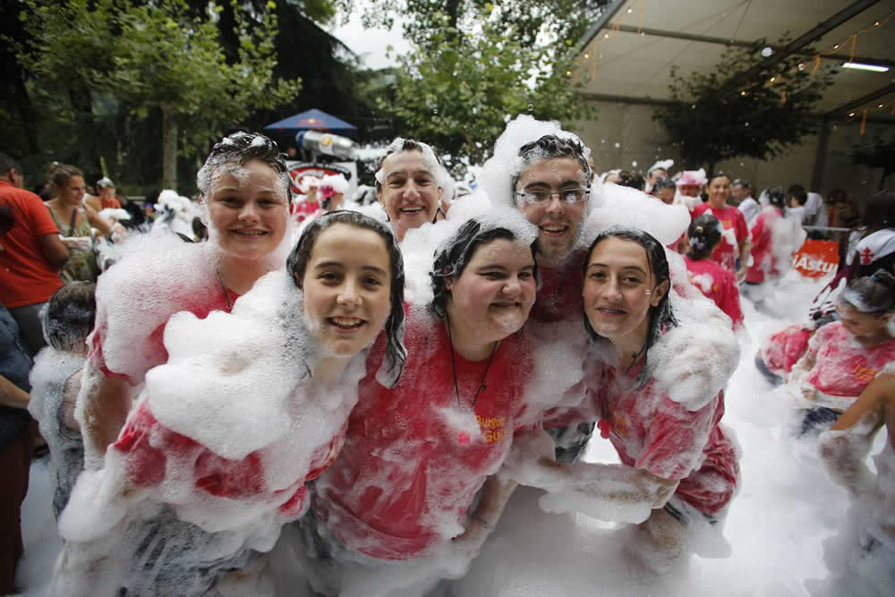 La jira de Santiago cierra las fiesta de Sama de Langreo