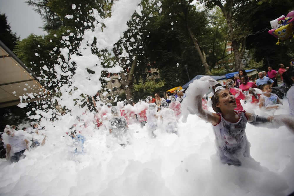 La jira de Santiago cierra las fiesta de Sama de Langreo