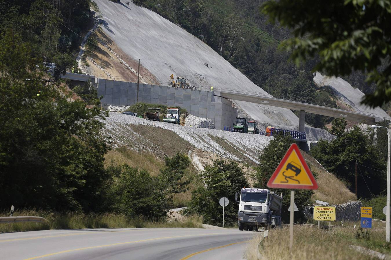 Así se construyó el tramo de la Autovía del Cantábrico, A-8, entre Pendueles y La Franca