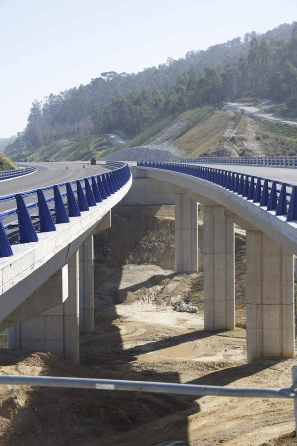 Así se construyó el tramo de la Autovía del Cantábrico, A-8, entre Pendueles y La Franca
