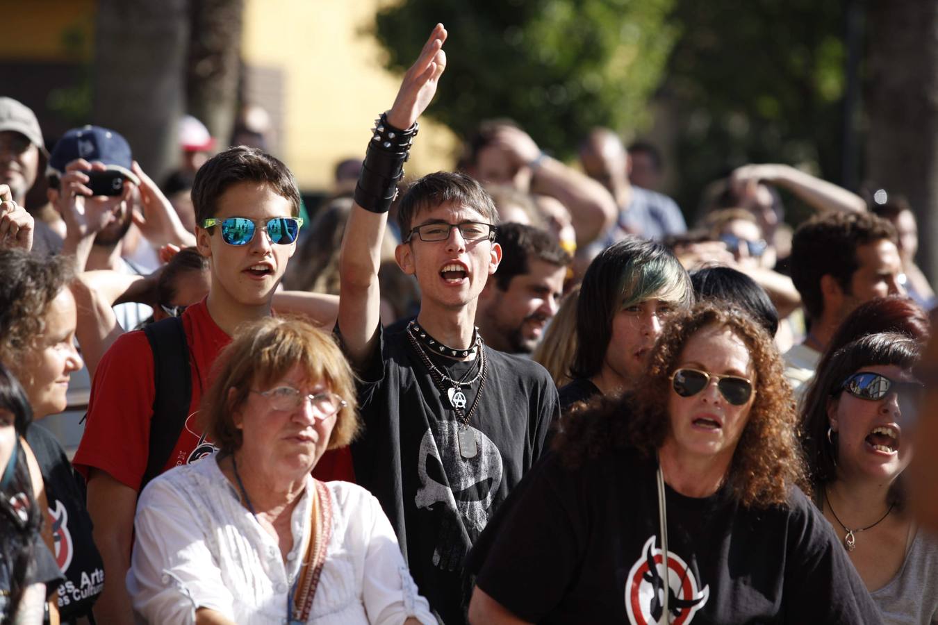 Manifestación antitaurina a las puertas de El Bibio