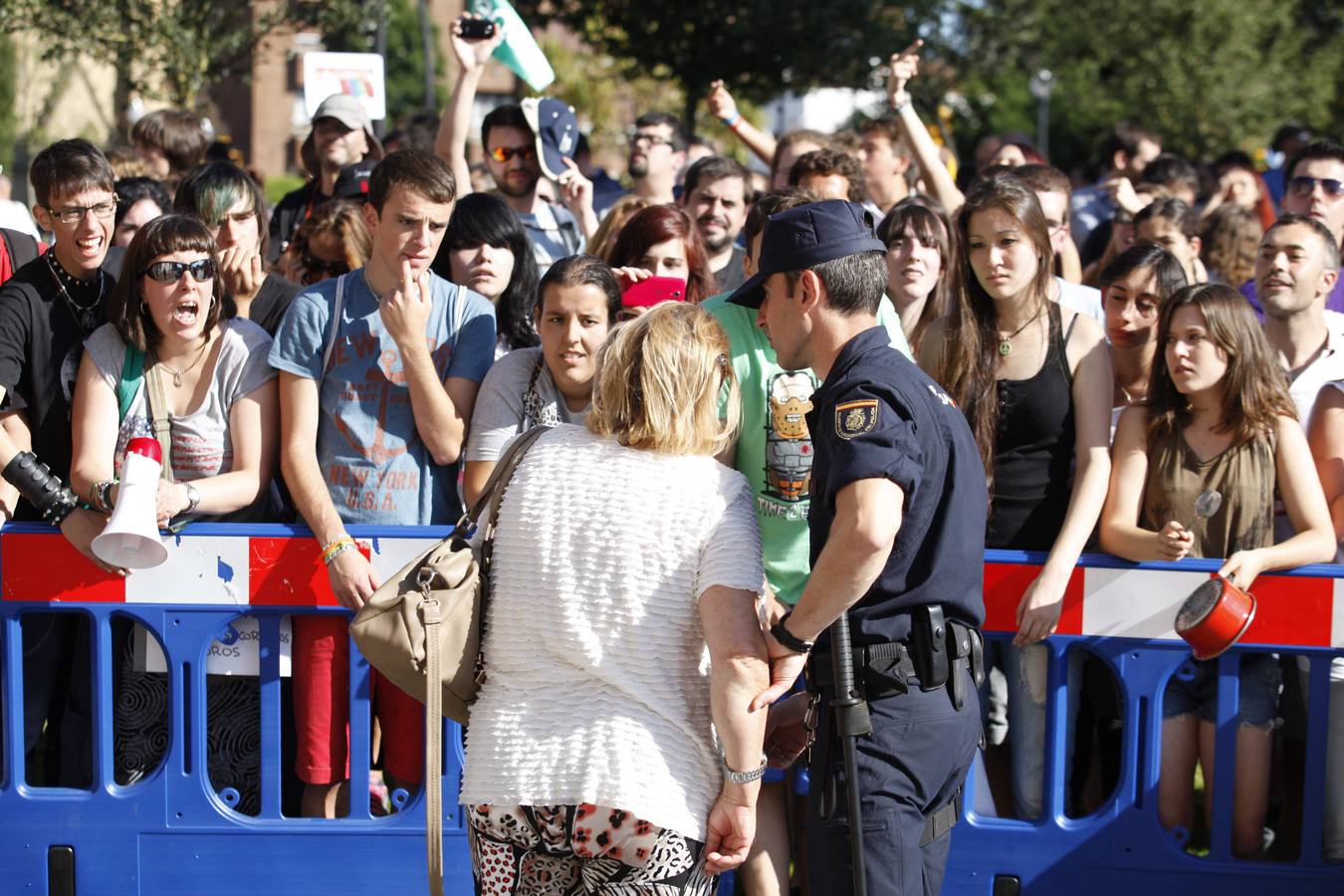 Manifestación antitaurina a las puertas de El Bibio