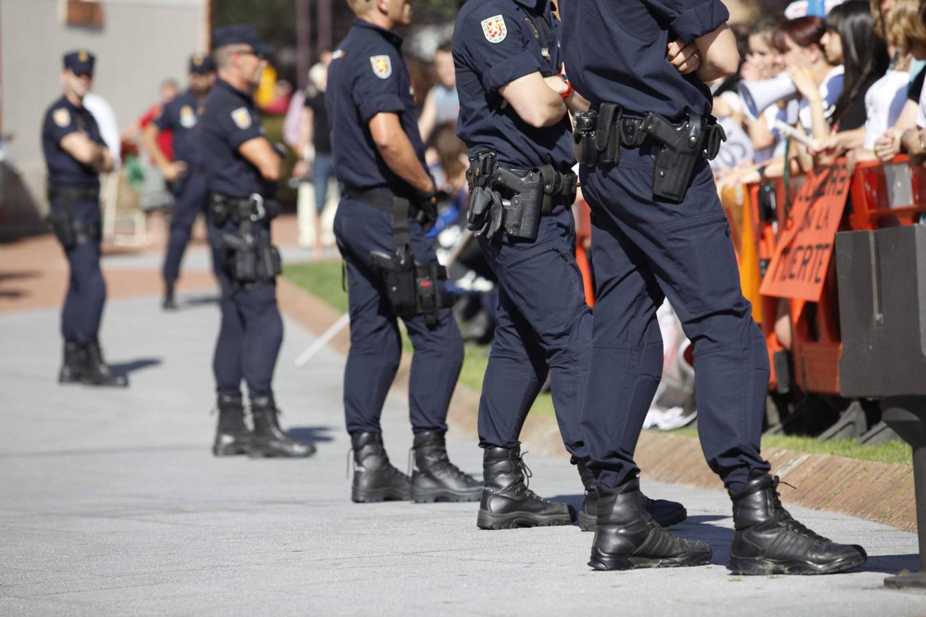 Manifestación antitaurina a las puertas de El Bibio