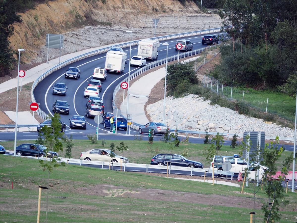 Colapso del tráfico en la Autovía del Cantábrico