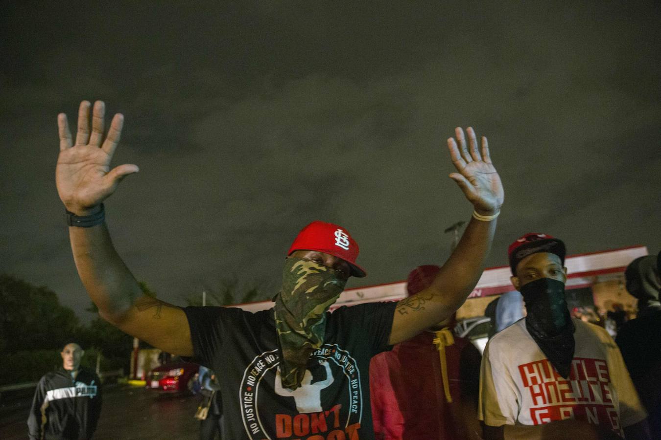 Nueva jornada de violencia en Ferguson tras la muerte de Brown