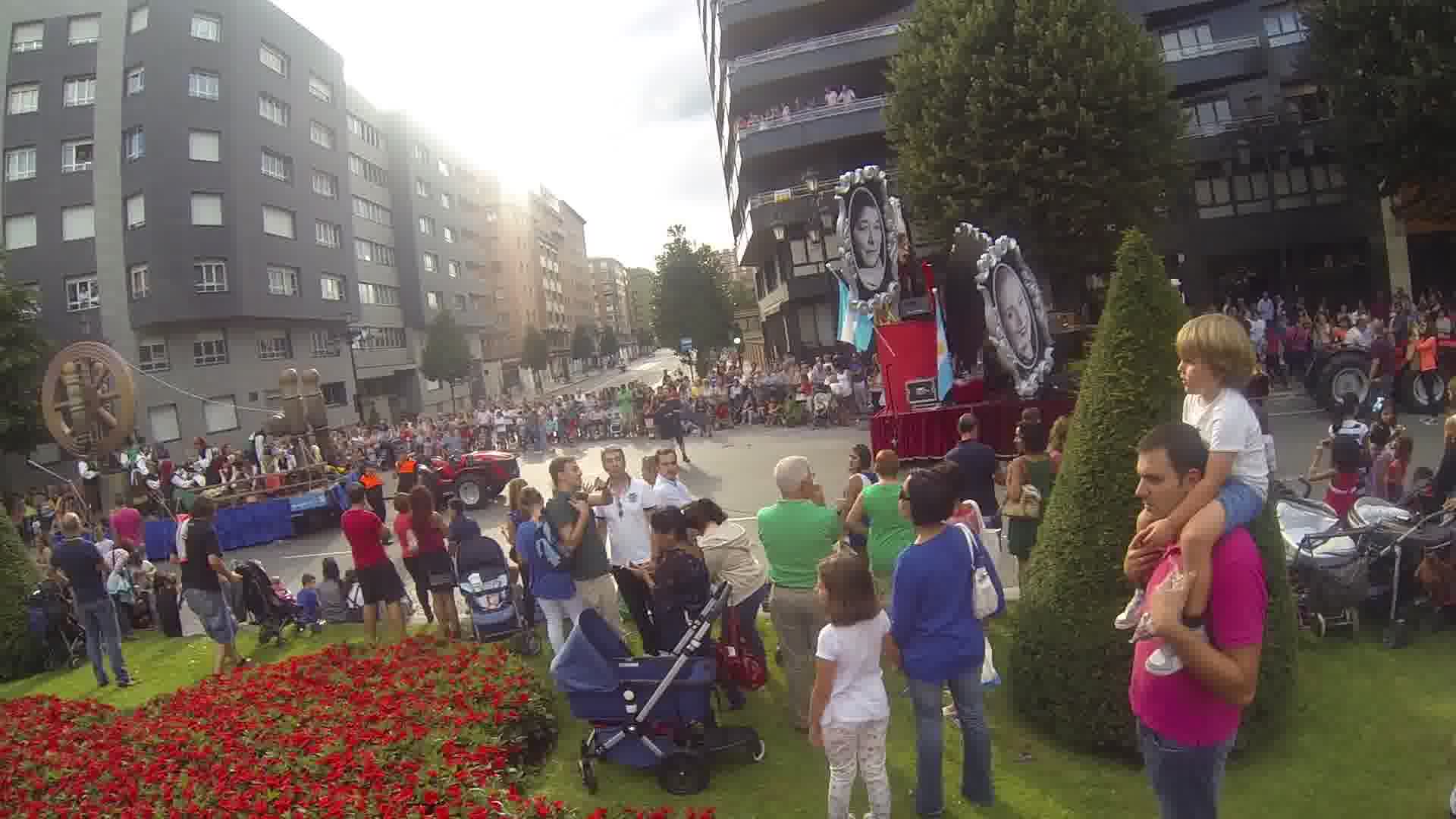 ¿Estuviste en el Desfile del Día de América en Asturias? ¡Búscate! (II)