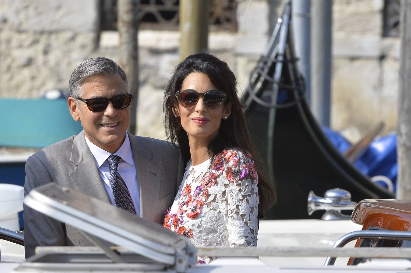 Clooney y Alamuddin almuerzan en familia tras su boda