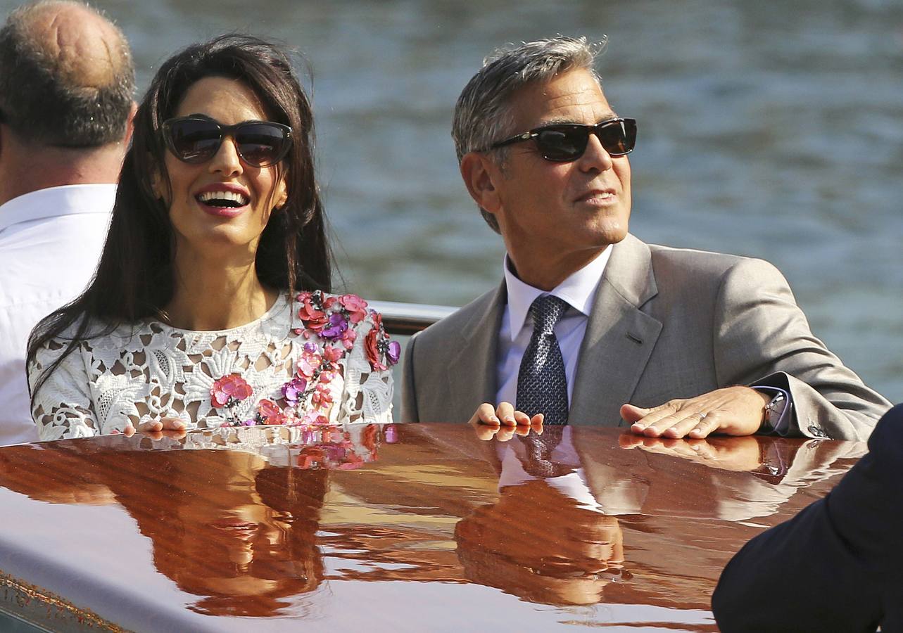 Clooney y Alamuddin almuerzan en familia tras su boda