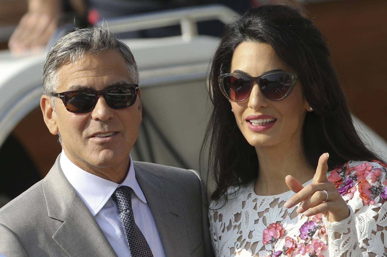 Clooney y Alamuddin almuerzan en familia tras su boda