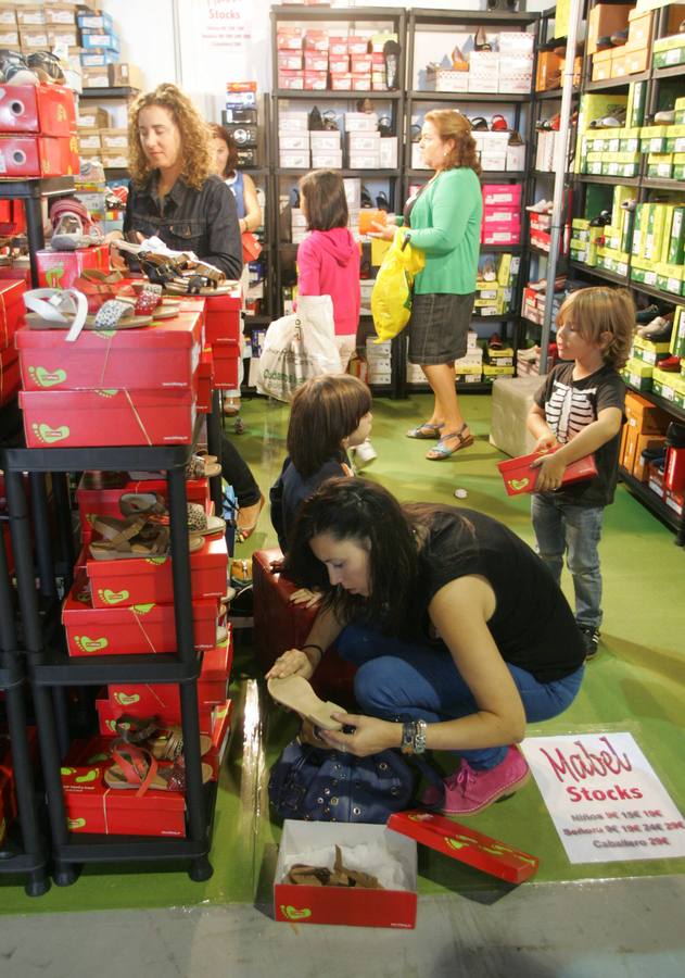 La feria del stock de Gijón, en imágenes