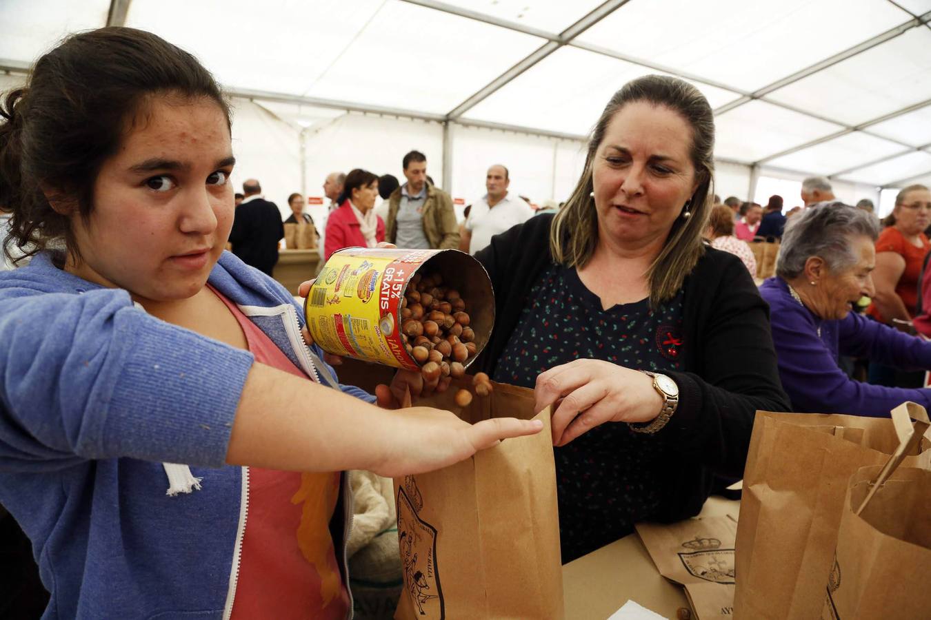 Infiesto celebra el festival de la avellana