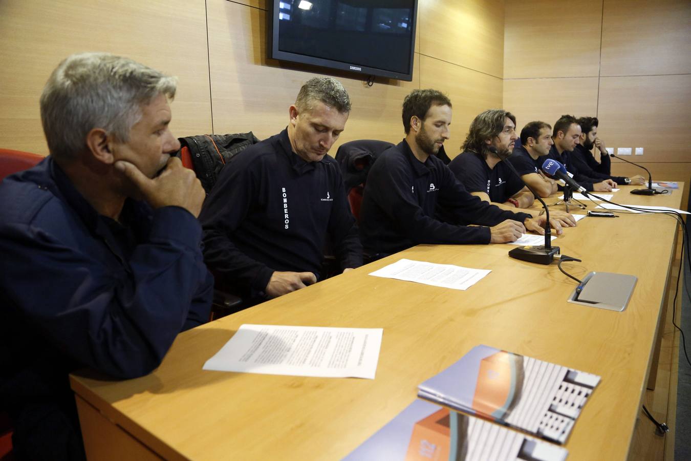 Los bomberos de Asturias protestan por la falta de medios