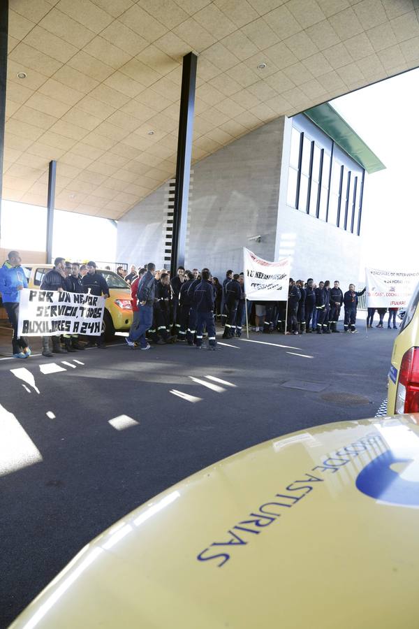 Los bomberos de Asturias protestan por la falta de medios