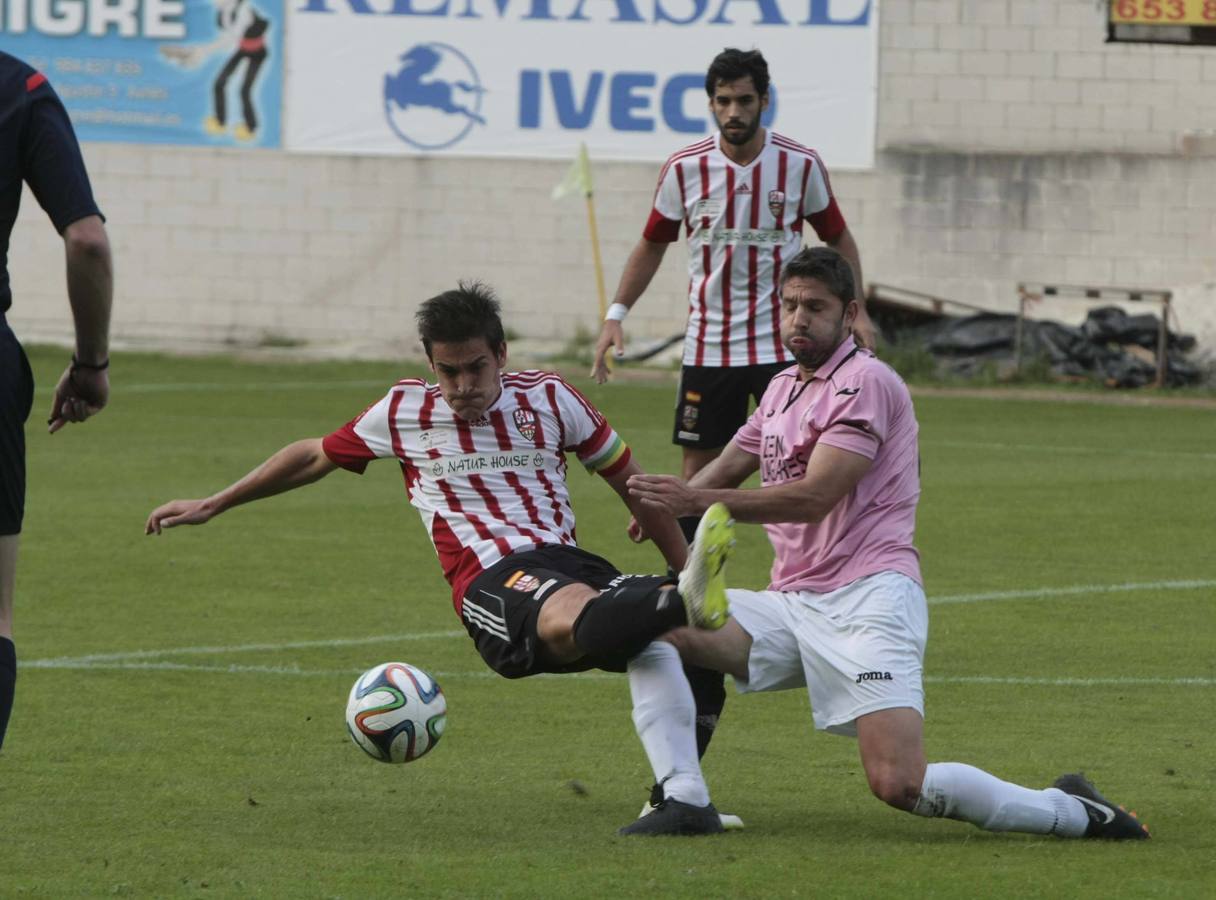 El Real Avilés pierde ante el Logroñés