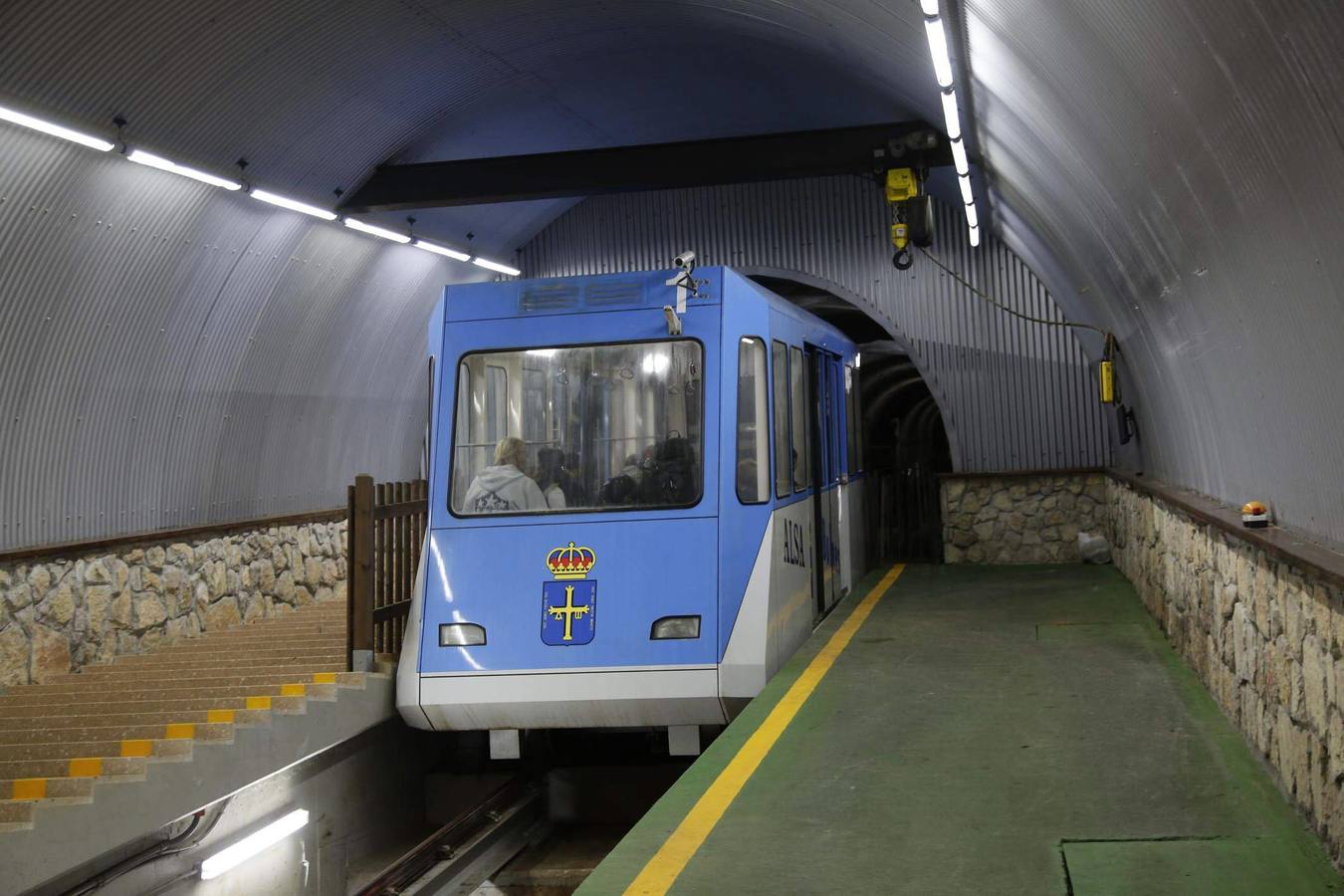 El funicular de Bulnes mejora sus instalaciones