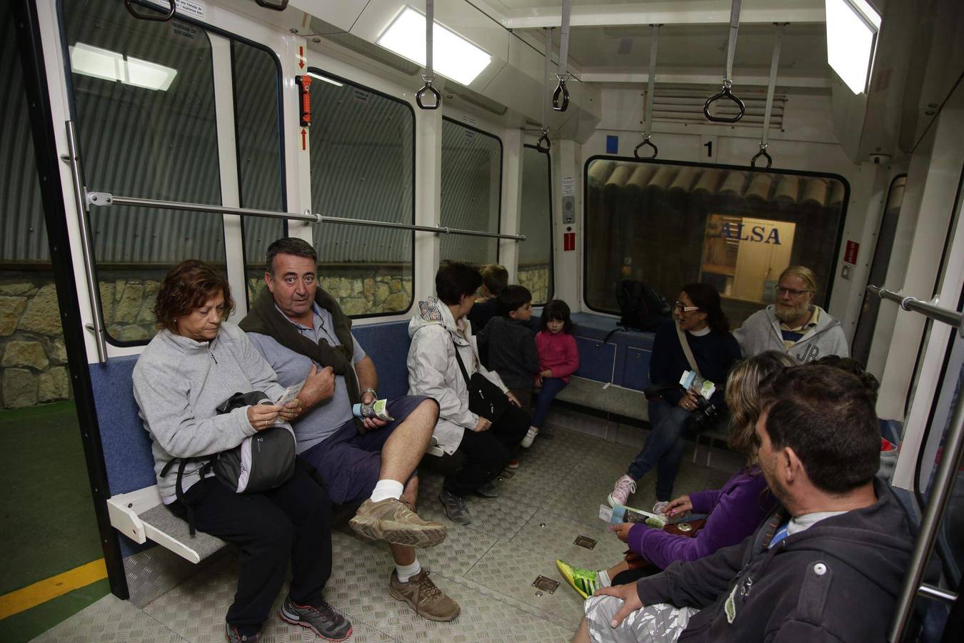 El funicular de Bulnes mejora sus instalaciones