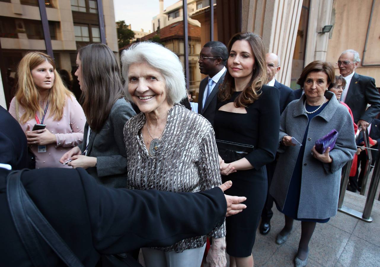 Los Reyes de España llegan a Oviedo para presidir los Premios Príncipe de Asturias