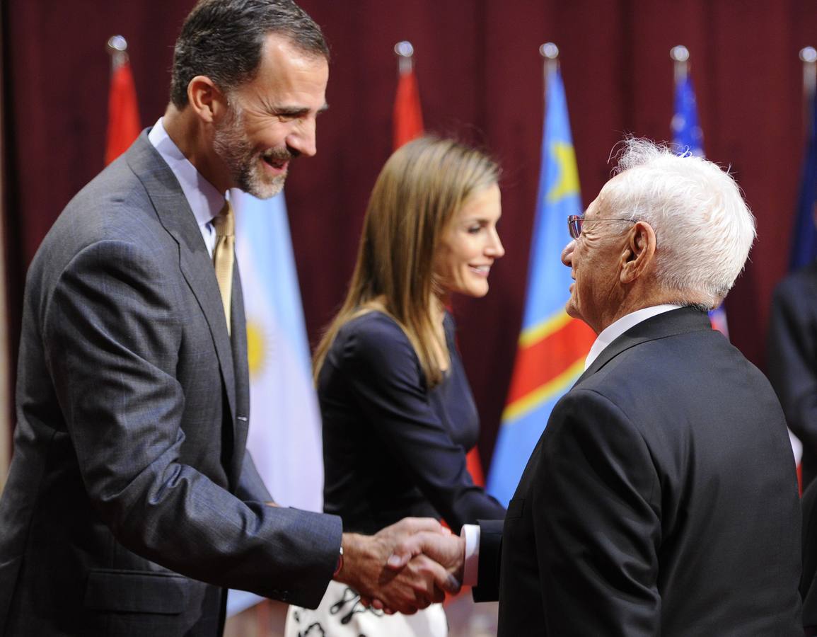 Los Reyes reciben en audiencia a los galardonados con los Premios Príncipe de Asturias 2014